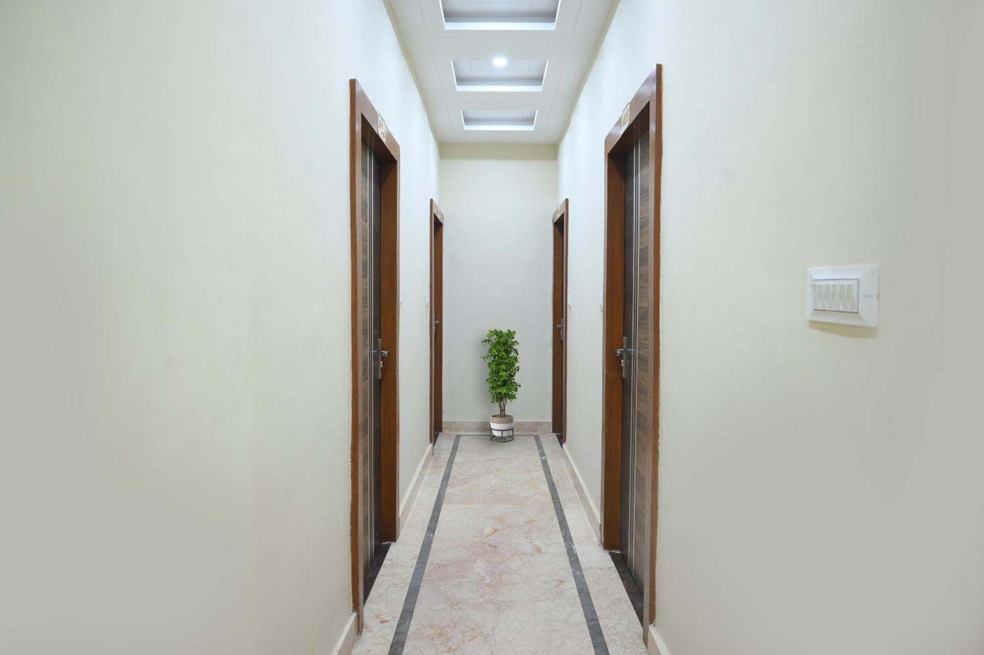 Townhouse Oak Hotel Ar Ganges Premium Varanasi Eksteriør billede
